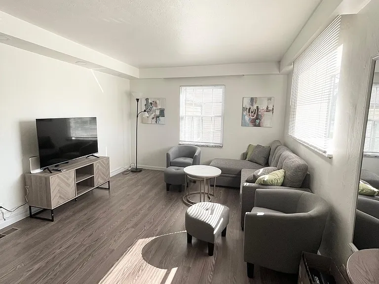 1778 Kenny Rd — Photo 2