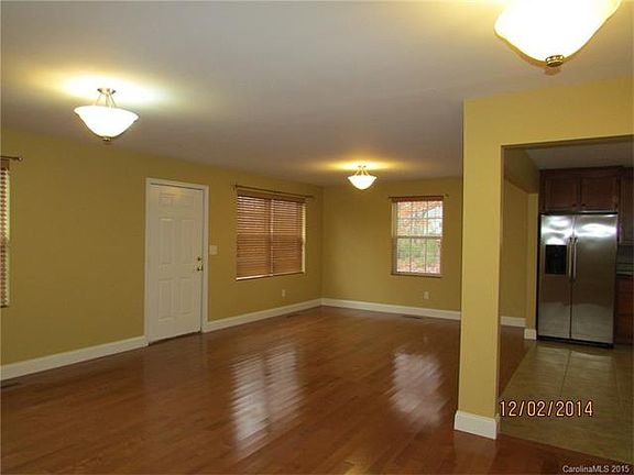 5th image of 514 Watkins St