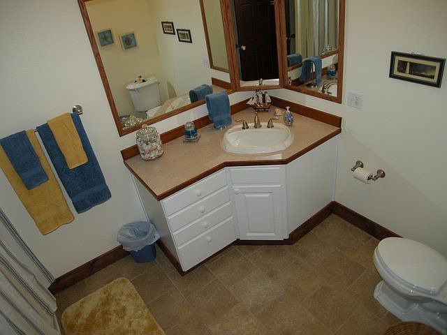 2nd image of 3701 Spring Hill Rd