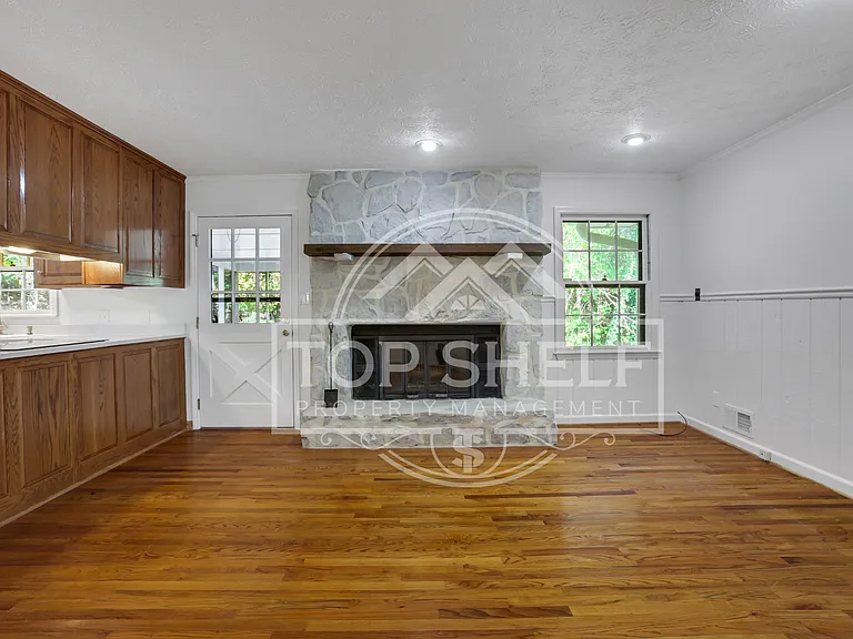 4684 Ben Hill Dr — Photo 5