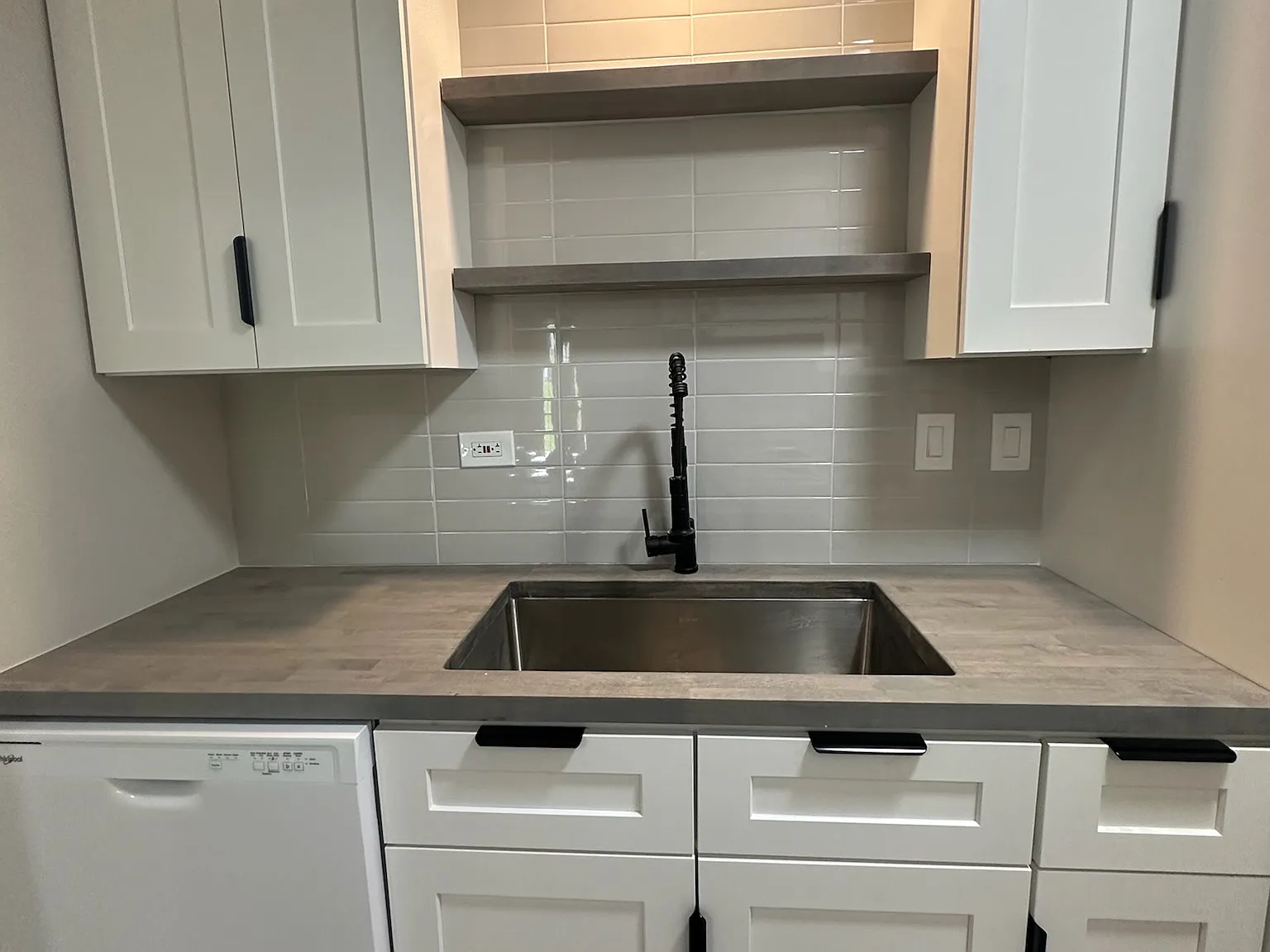 2 bed, 1.5 bath, 1000 sqft, $1,600 — Photo 2