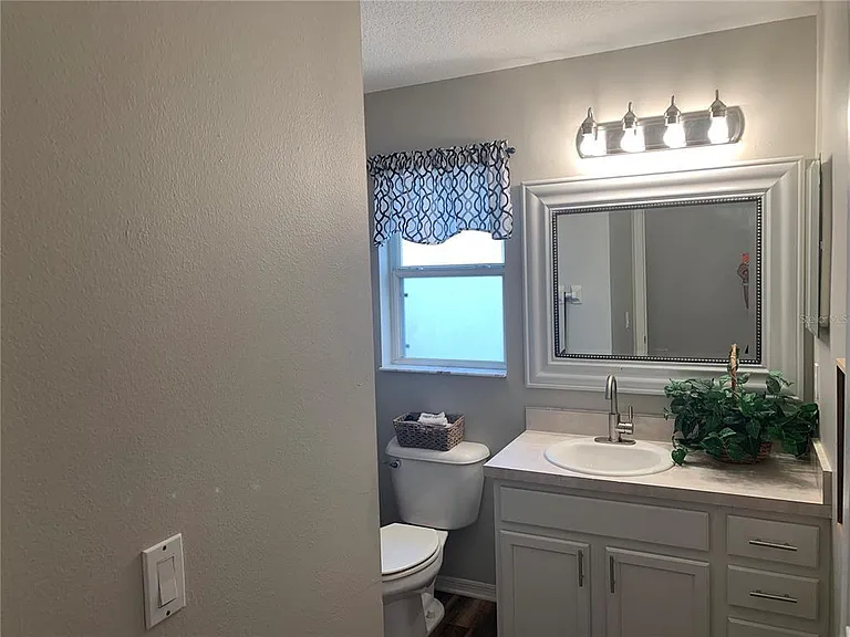 13633 Emeraldview Dr — Photo 25