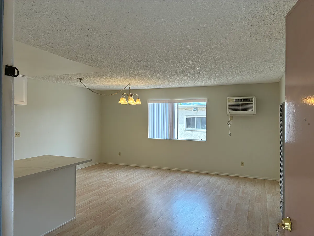 Building Photo - 461 W California Ave #8
