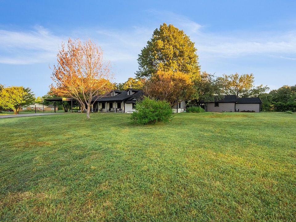 1985 E Renfro St, Burleson, TX 76028 MLS 20349274 Zillow