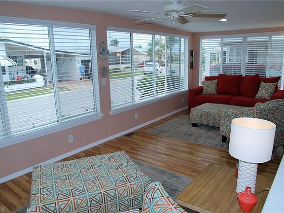5th image of 421 Snead Dr