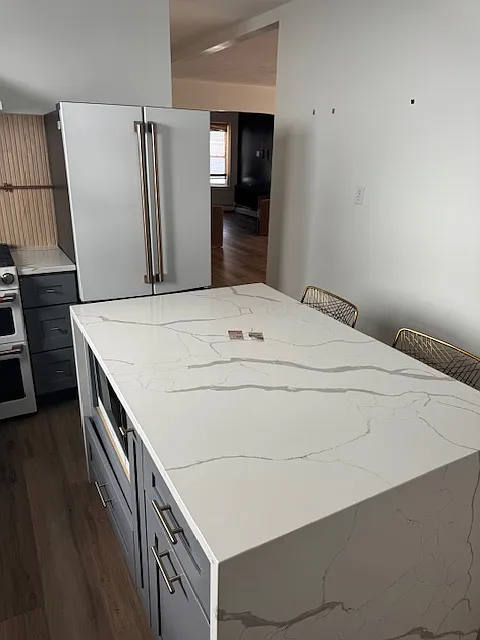 4 bed, 2000 sqft, $5,000 — Photo 2