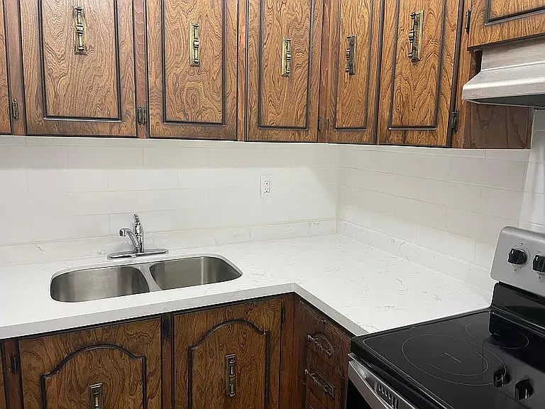73 Roncesvalles Ave - 2 — Photo 4