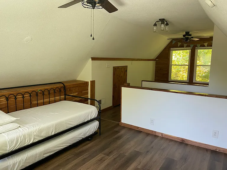 195 Emerald Dr #B — Photo 49