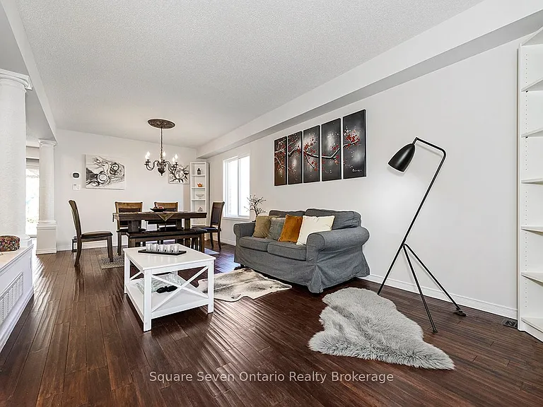 635 Commonwealth Cres — Photo 5