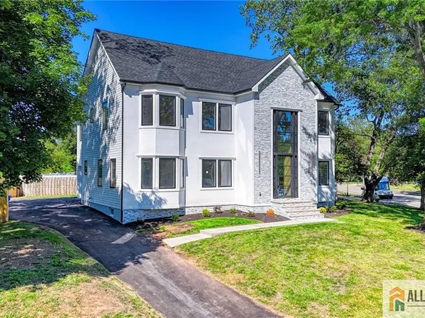 202 Willow Ave, Piscataway, NJ 08854