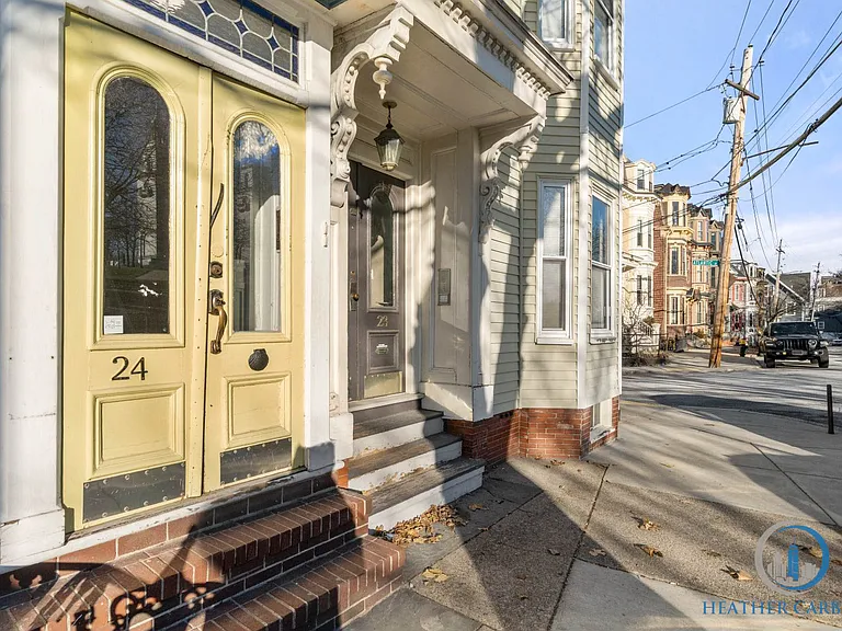 24 Thomas Park #2 — Photo 27