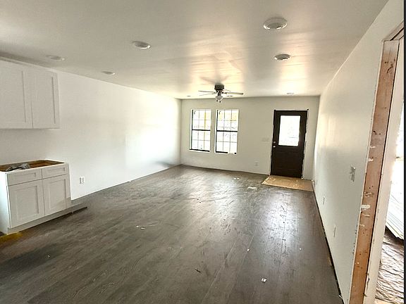 3rd image of 382 Dunlap Rd