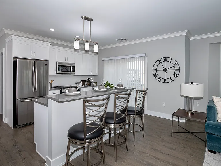 Fairfield Townhomes at Islip — Photo 33