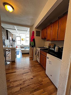 4th image of 29 Jones St APT 5D