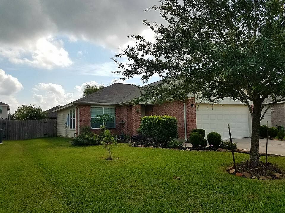 2nd image of 830 Dracena Ct