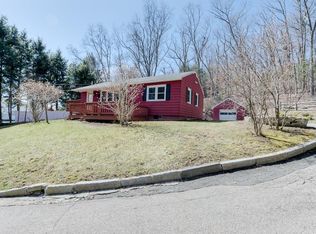 10 Pleasant Ter, Ware, MA 01082