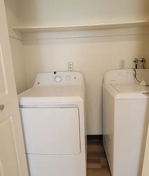 1232 Burton Ct — Photo 7