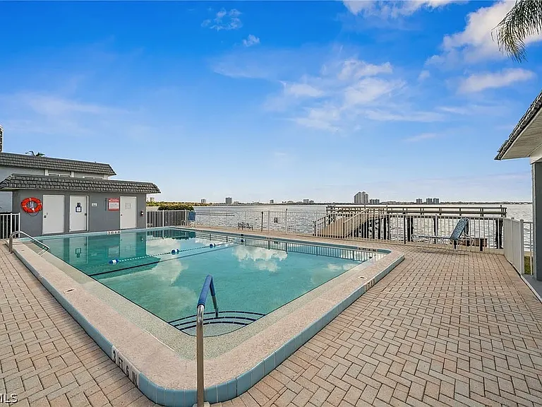 3364 N Key Dr #E-8 — Photo 2