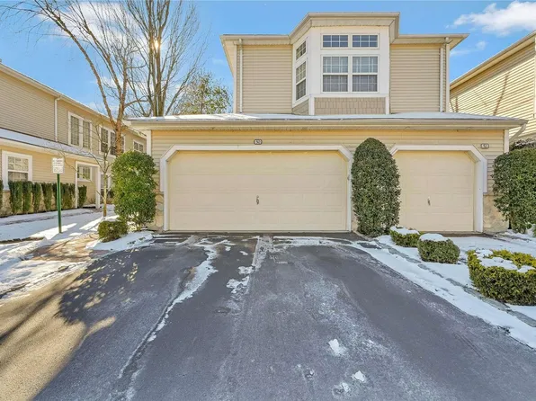 50 Sagamore Drive #225, Plainview, NY 11803