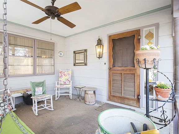 2nd image of 10023 Camille Dr SE