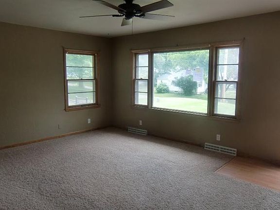 5th image of 1317 N Van Buren Ave