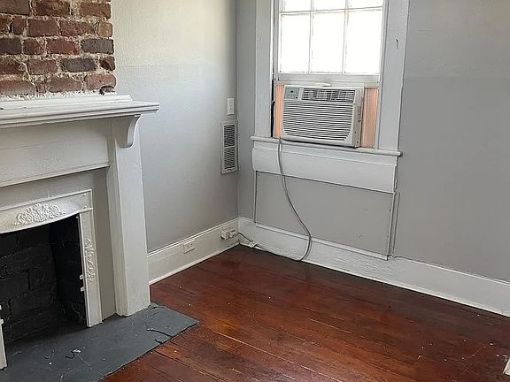 4th image of 1202 Marengo St #11544777