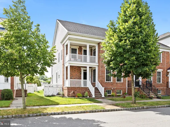 12 McCabe St, Robbinsville, NJ 08691