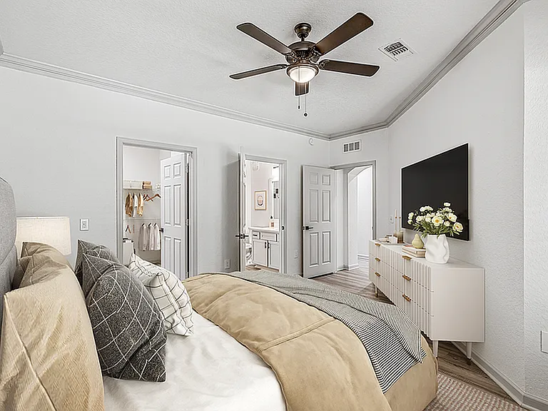 Halston World Gateway Apartment Homes — Photo 56
