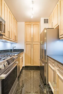 Rented by Mirador Real Estate | media 23