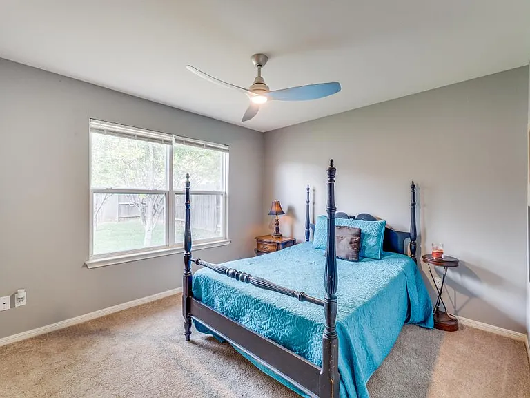 FRESH PAINT - QUIET- 3 BEDROOMS / 2 BATHS