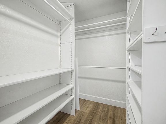 5th image of 3922 E Larkspur Dr