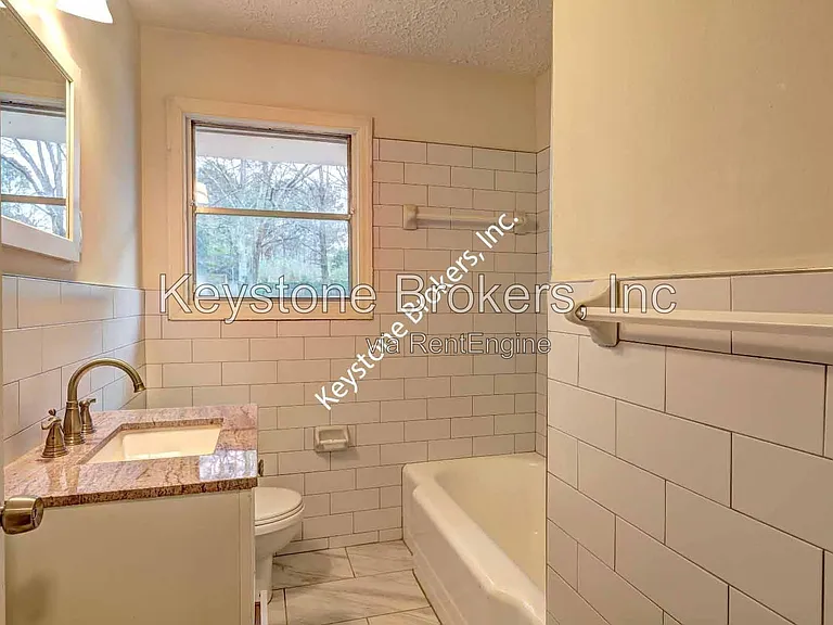 4624 Wesley Dr — Photo 6