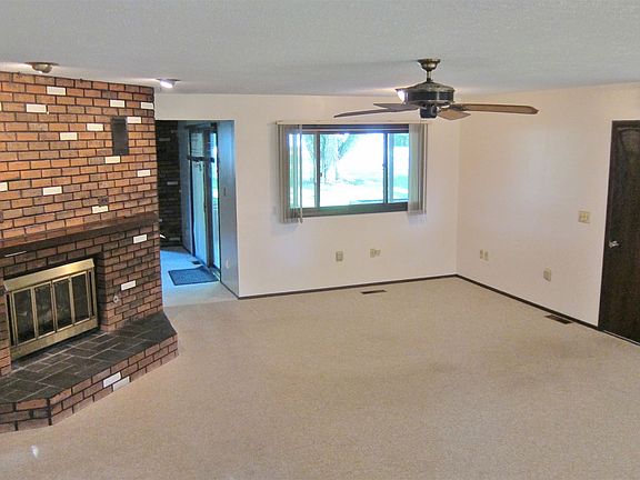 2nd image of 1124 Elm Dr