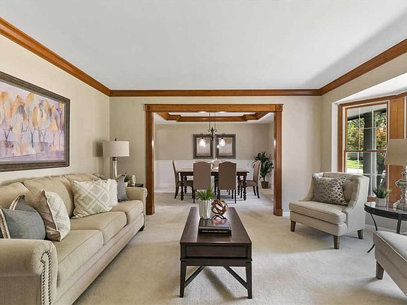 2nd image of 168 Crestmont Cir