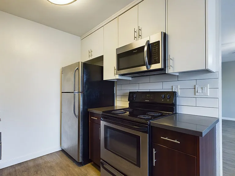 4018 Alabama Street - 2 Bedroom x 1bath - 1 month free with 14-month lease. — Photo 10