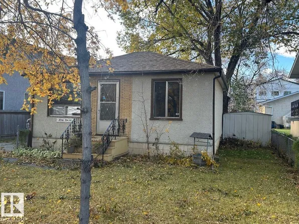 9516 150th St NW, Edmonton, AB T5P 1M9