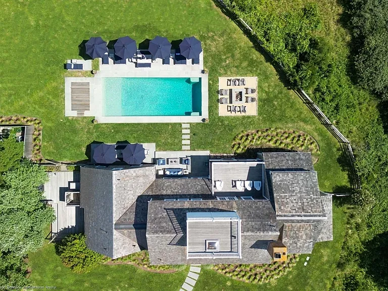 21 Quidnet Rd #1 — Photo 4