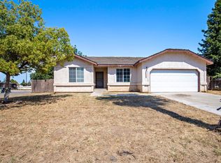 1028 N Tracy St, Visalia, CA 93292