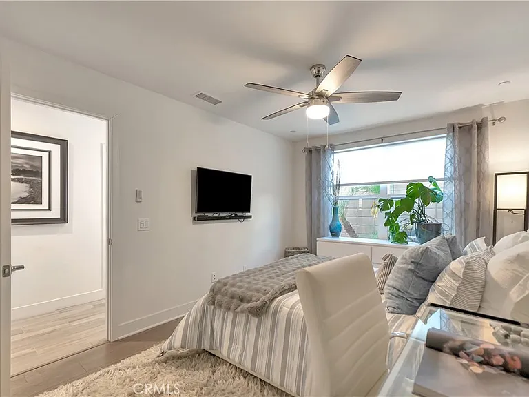 2105 Two Harbors Cir — Photo 22