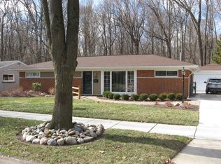 18233 Norwich Rd, Livonia, MI 48152