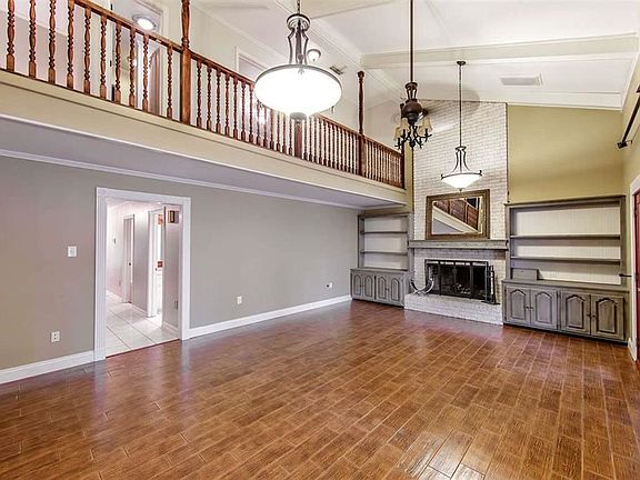 5th image of 105 Belle Helene Dr
