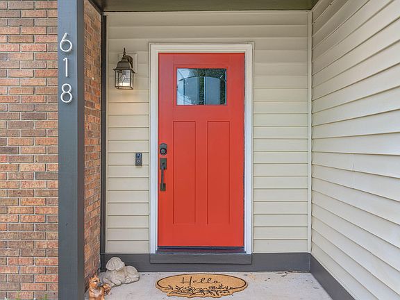 3rd image of 618 Russell Blvd
