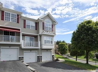112 Ridge Dr #11-2, Pompton Lakes, NJ 07442
