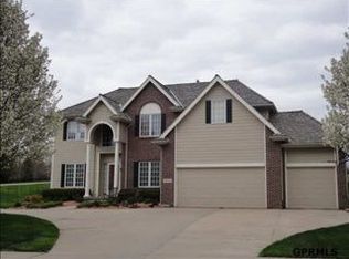 18532 Dupont Cir, Omaha, NE 68130