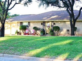 2112 Rawhide Trl, Henrietta, TX 76365