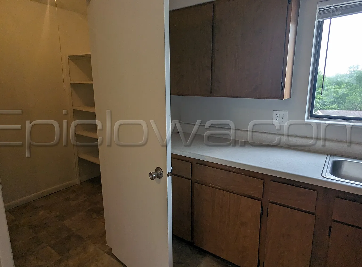 4009 Westover Rd SE - 3 — Photo 3