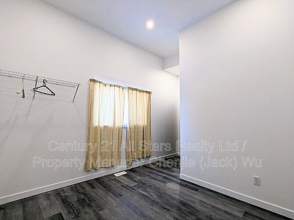 4th image of 8018 160th St NW Room 1