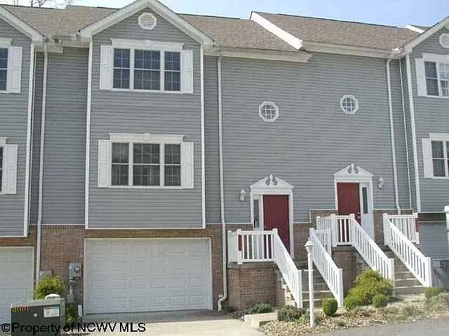 105 New Castle Dr photo 1