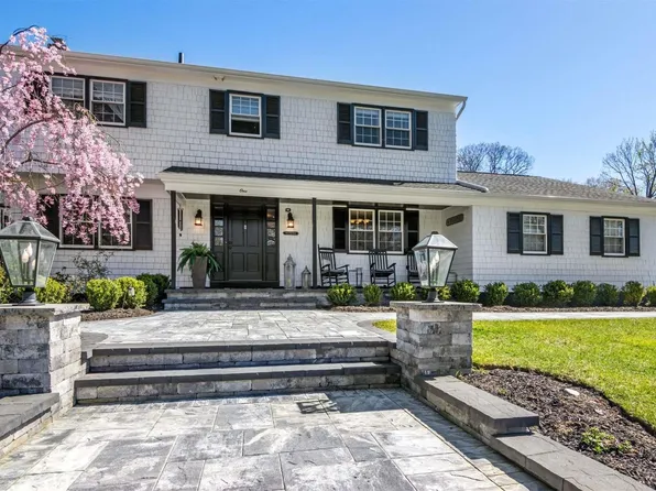 1 Quiet Court, Miller Place, NY 11764