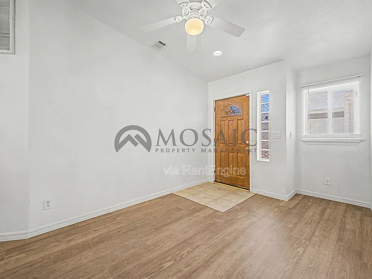 1625 S 74th St — Photo 10